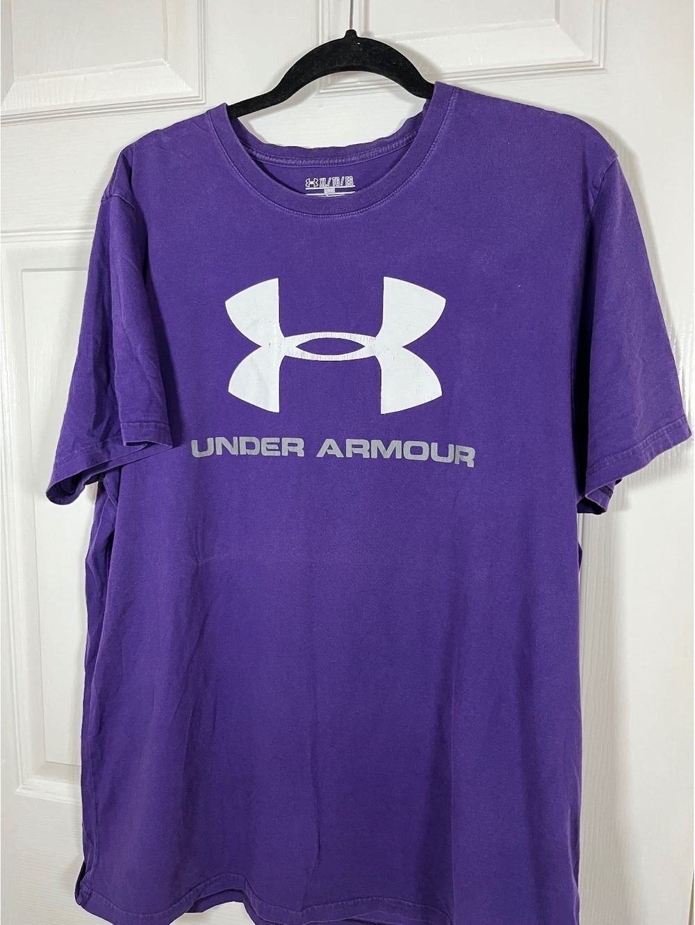 Xl men’s purple Under Armour t-shirt